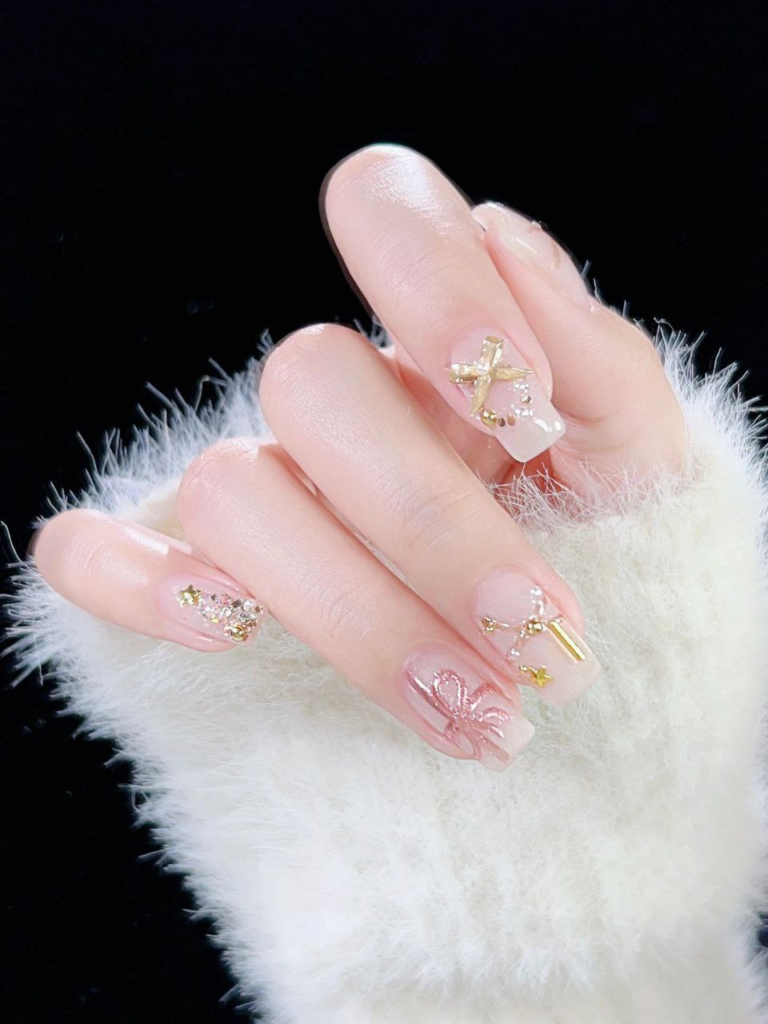 gold christmas december nail designs and ideas