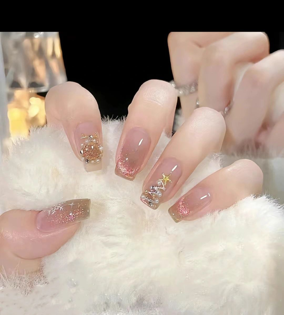 gold christmas december nail designs and ideas