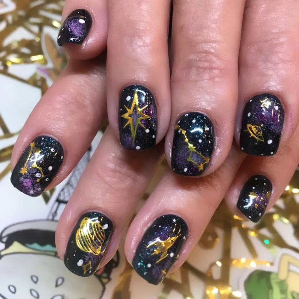 trendy New Year's nail ideas