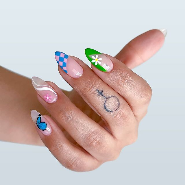 FLORAL SPRING NAIL DESIGNS