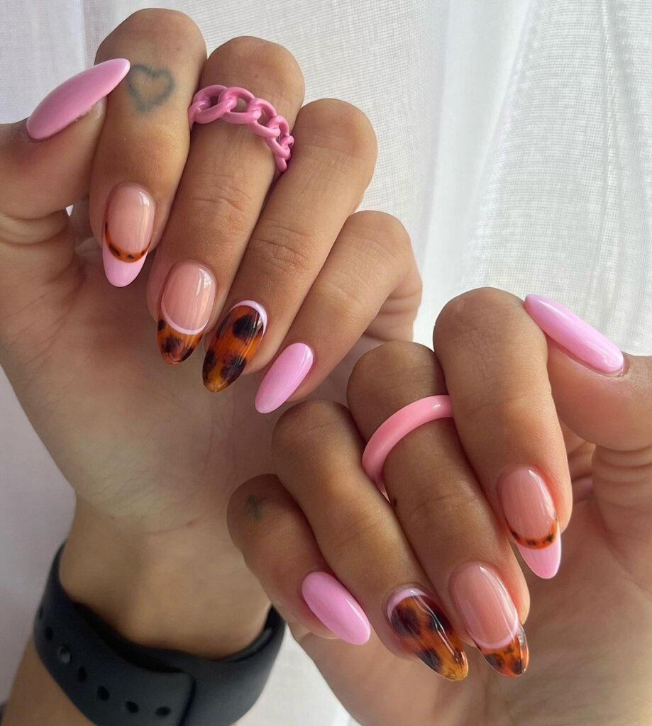 8. Pink nail design by gelbyjay—Want to rock pink nails but don't have great inspo? Here is the list of nail artists who have the best pink nail designs ever.