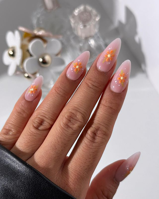 27. Pink nail design by pearliepressed—Want to rock pink nails but don't have great inspo? Here is the list of nail artists who have the best pink nail designs ever.
